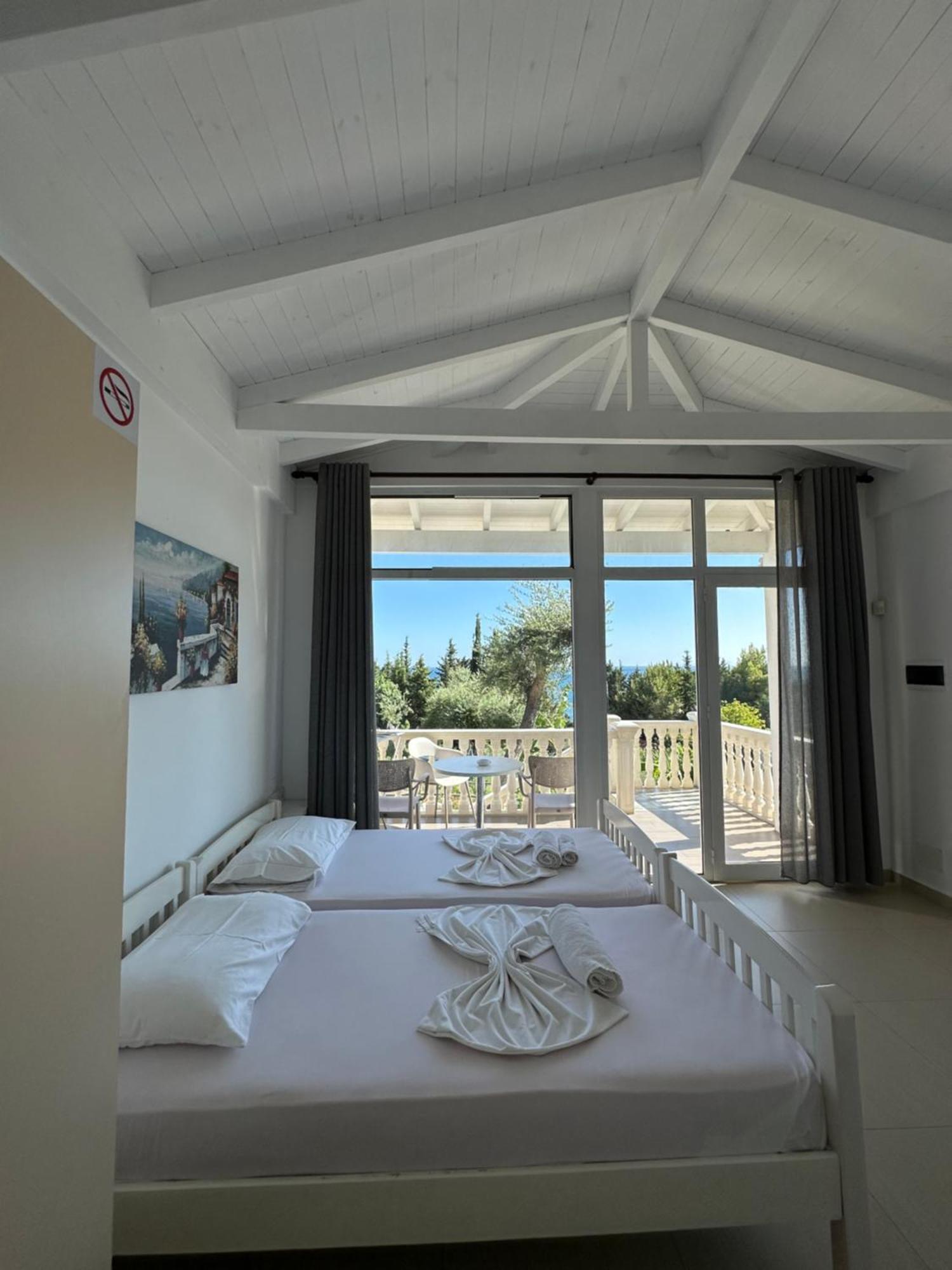 Essos Villas Dhërmi Extérieur photo
