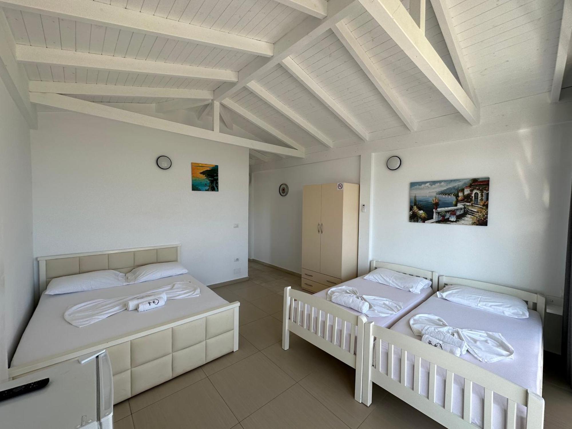 Essos Villas Dhërmi Extérieur photo
