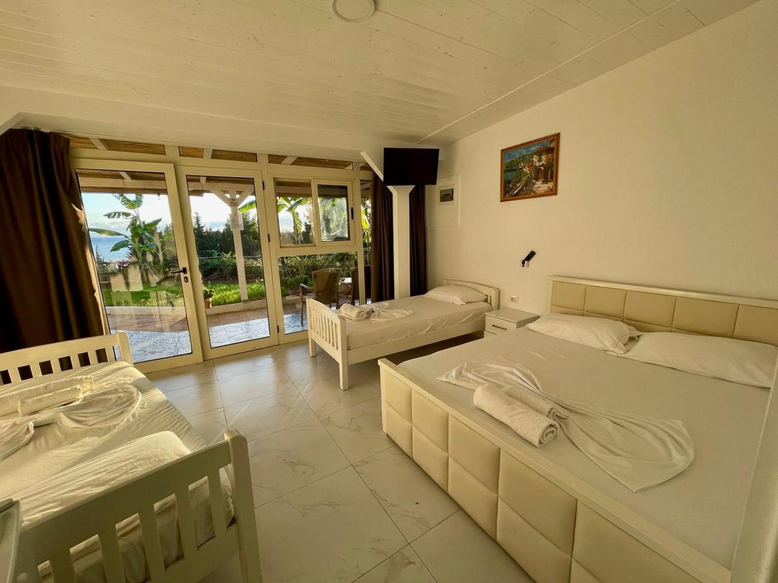 Essos Villas Dhërmi Extérieur photo